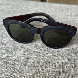 TOMS Matte Tortoise Shell Sunglasses with dark green accents
